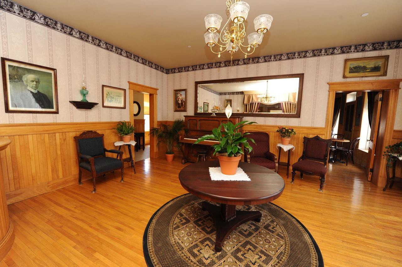 Hotel Chateau Albert Bertrand Екстер'єр фото